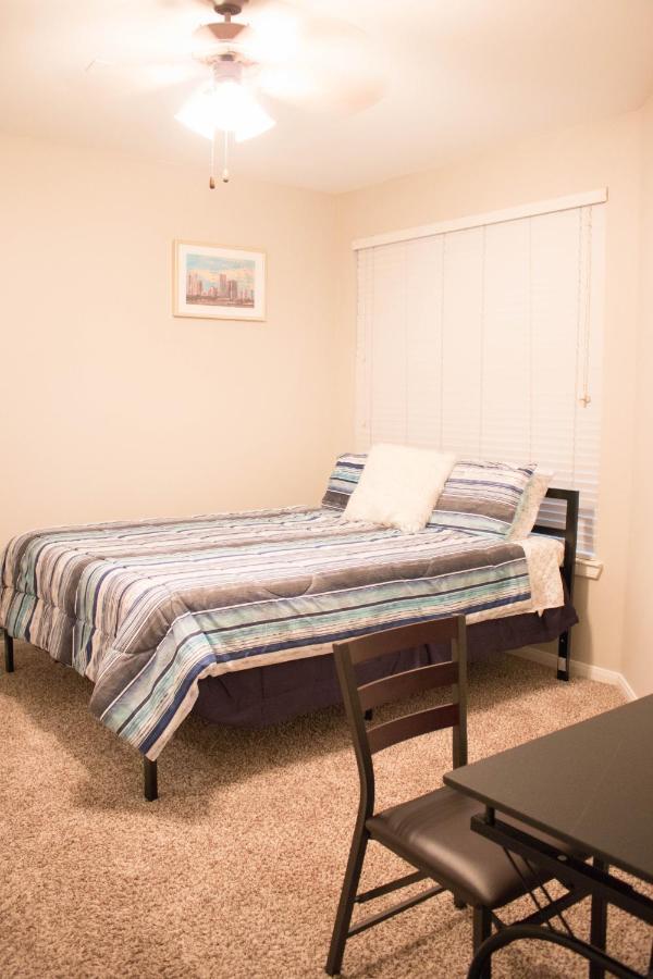 Downtown Dallas Beautiful Poolside Apartment 외부 사진